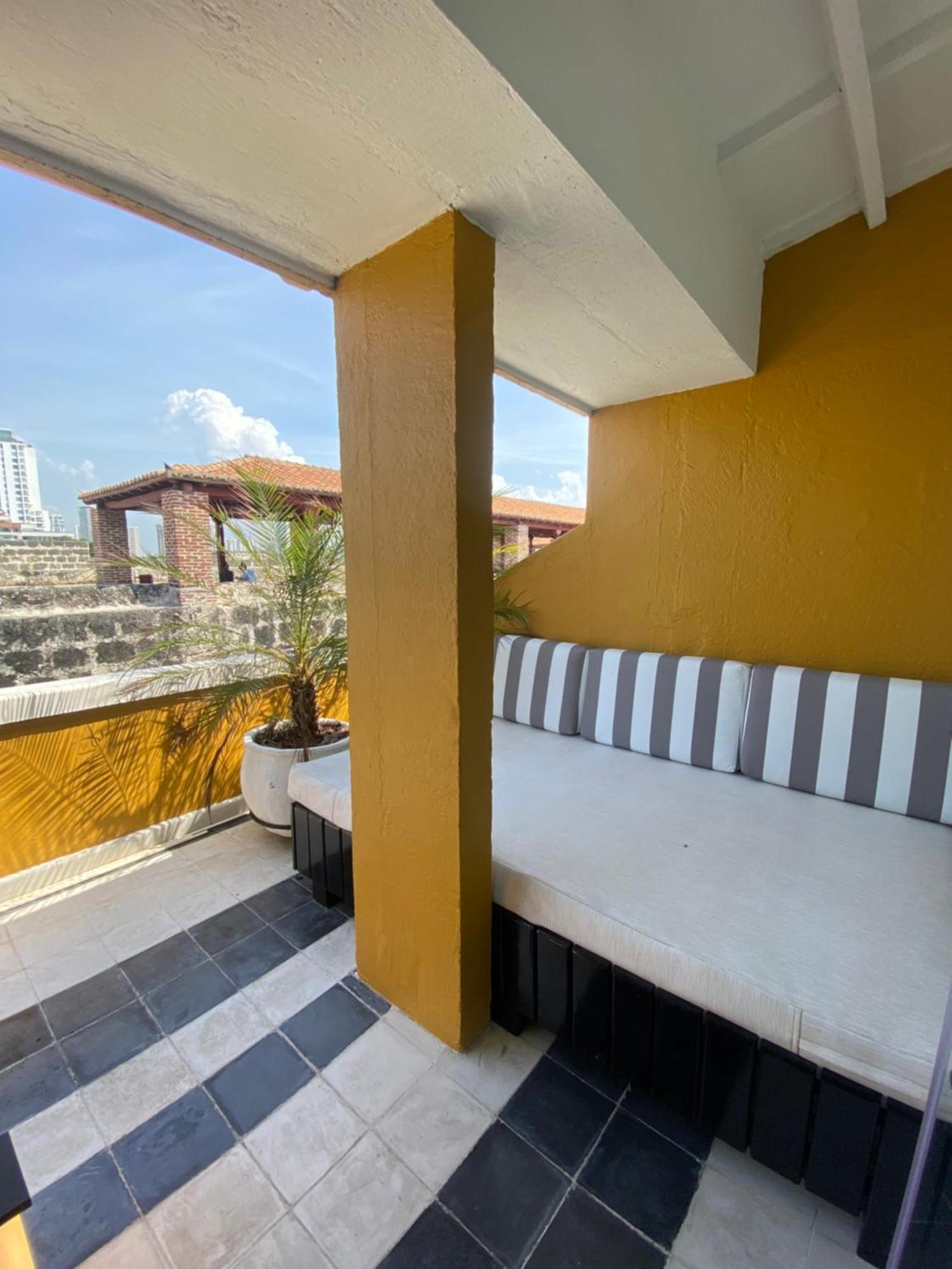 Apartamento Duplex Vista Al Mar Y Murallas Nuevo En La Ciudad Amurallada Lejlighed Cartagena Eksteriør billede