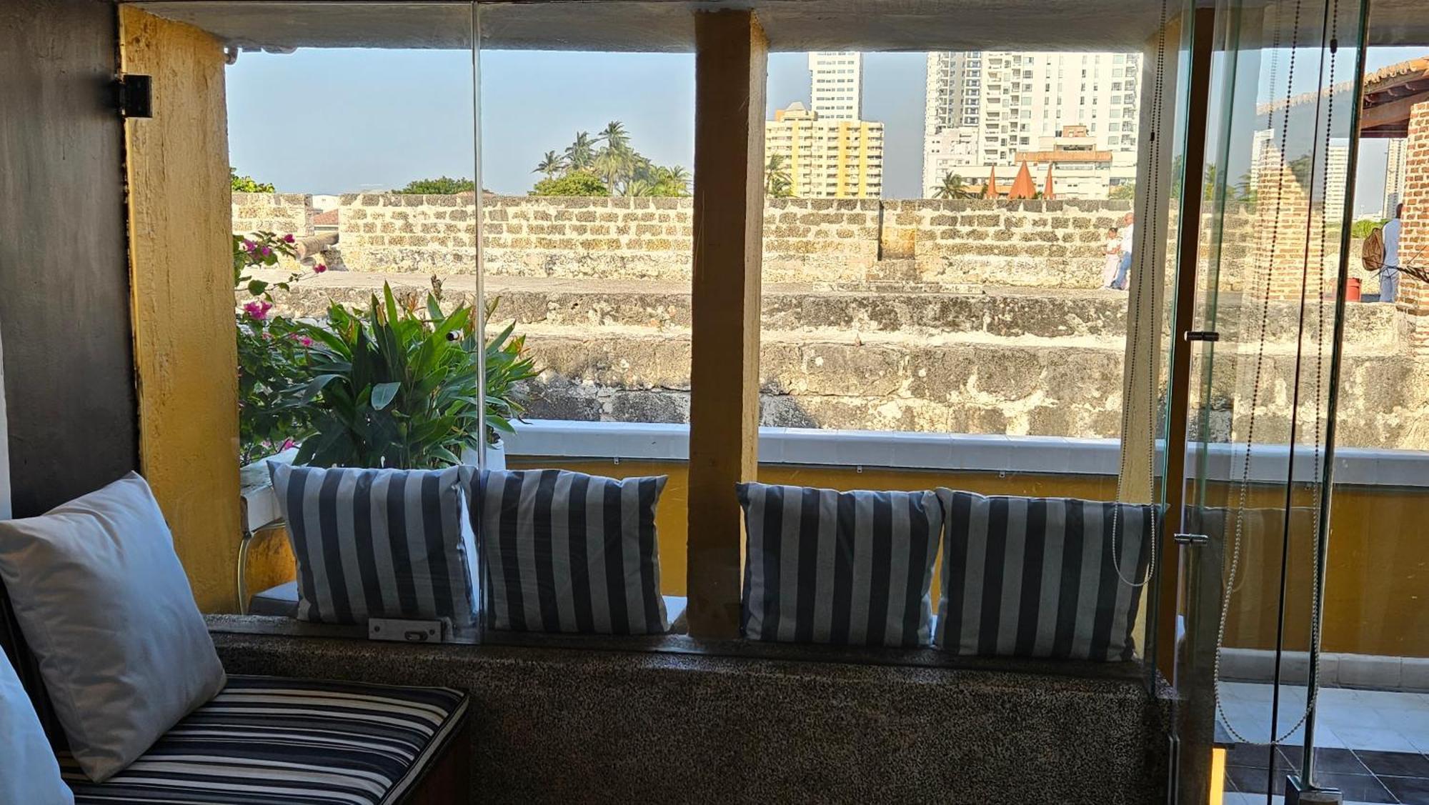 Apartamento Duplex Vista Al Mar Y Murallas Nuevo En La Ciudad Amurallada Lejlighed Cartagena Eksteriør billede