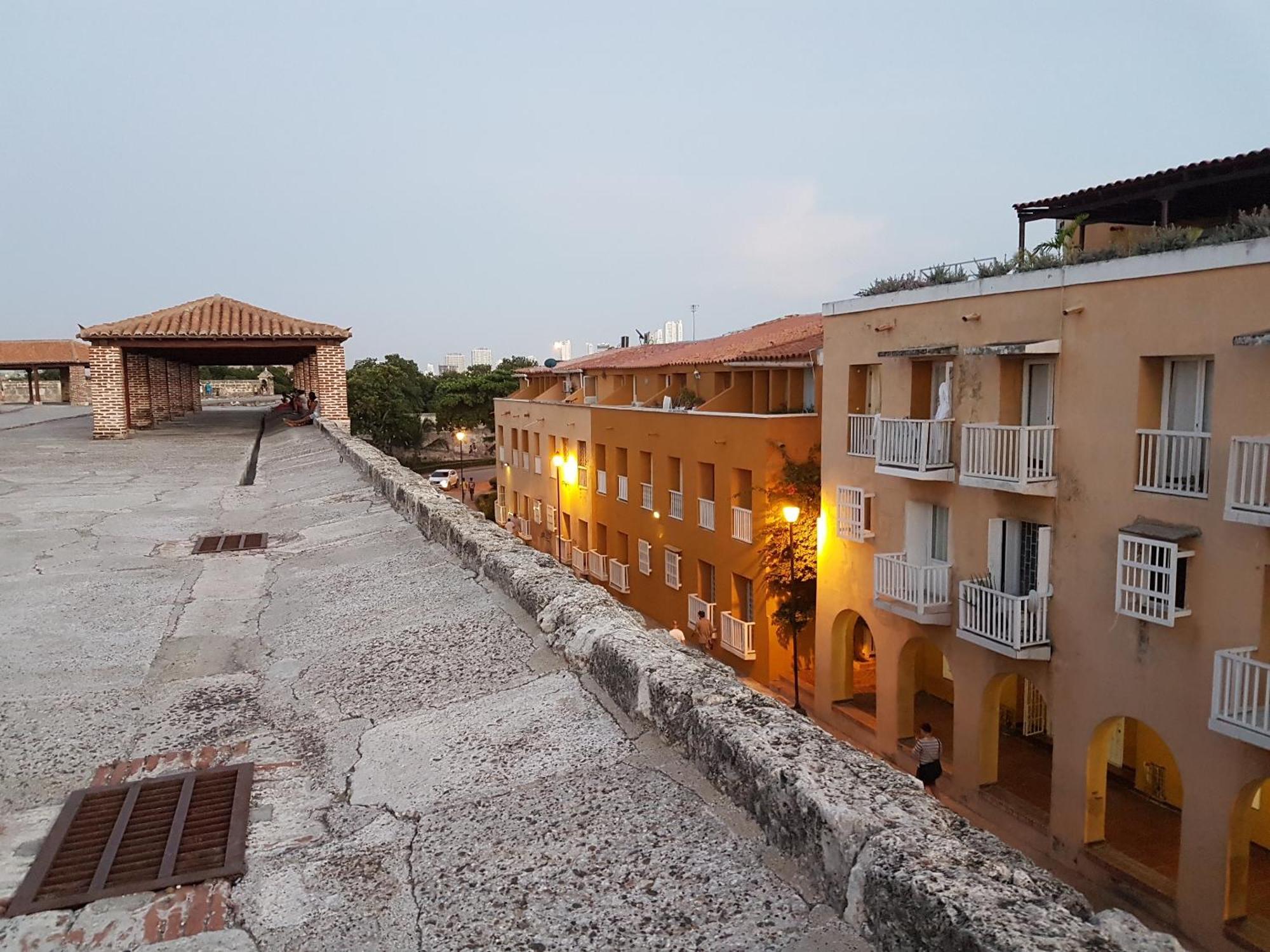 Apartamento Duplex Vista Al Mar Y Murallas Nuevo En La Ciudad Amurallada Lejlighed Cartagena Eksteriør billede