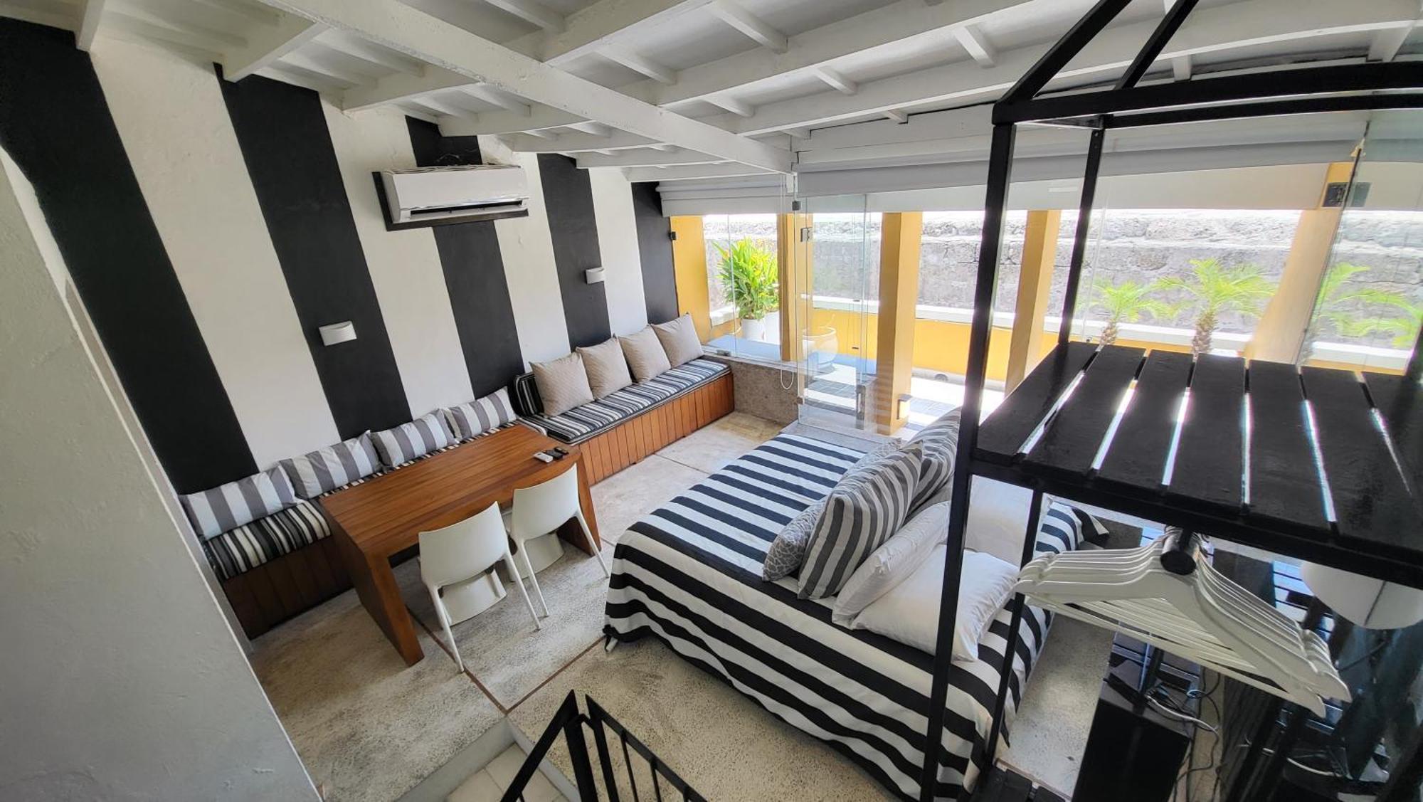 Apartamento Duplex Vista Al Mar Y Murallas Nuevo En La Ciudad Amurallada Lejlighed Cartagena Eksteriør billede